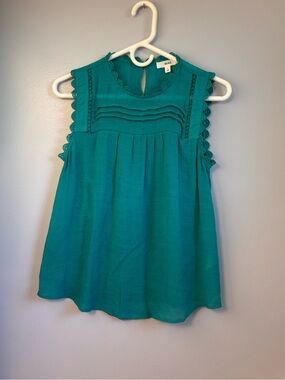 MINE Teal Sleeveless Scallop-Yoke Women's Top NWOT